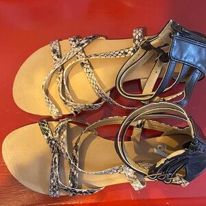 Strappy Snake-Print Women’s Sandals - Black/Tan